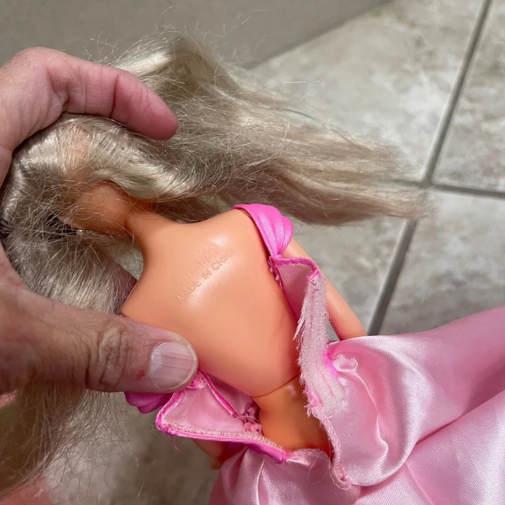 Simba 2009 Doll Pink Gown Gold Glitter China  girls toy girls